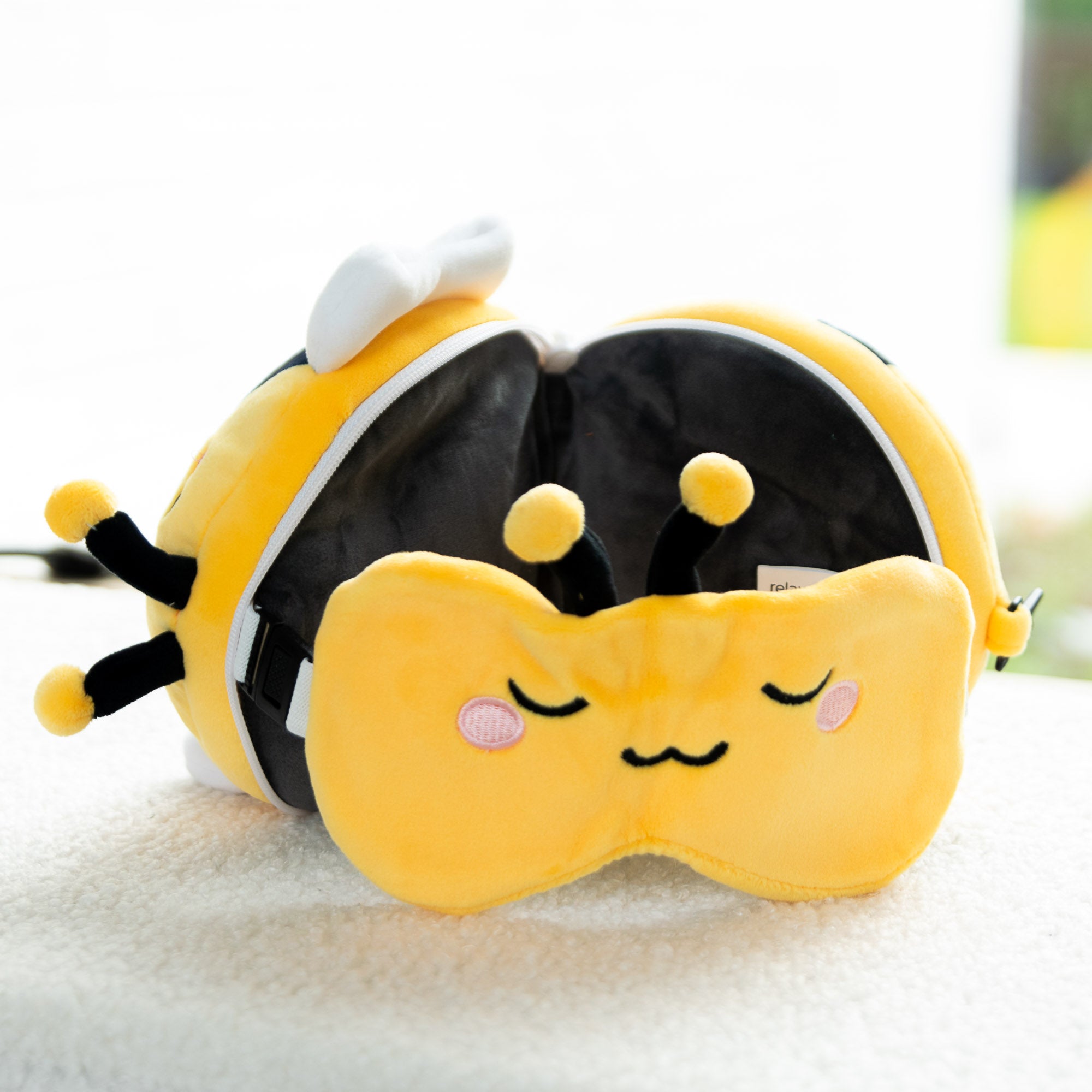 Coussin de voyage 2 en 1 avec masque - Bobby l'Abeile