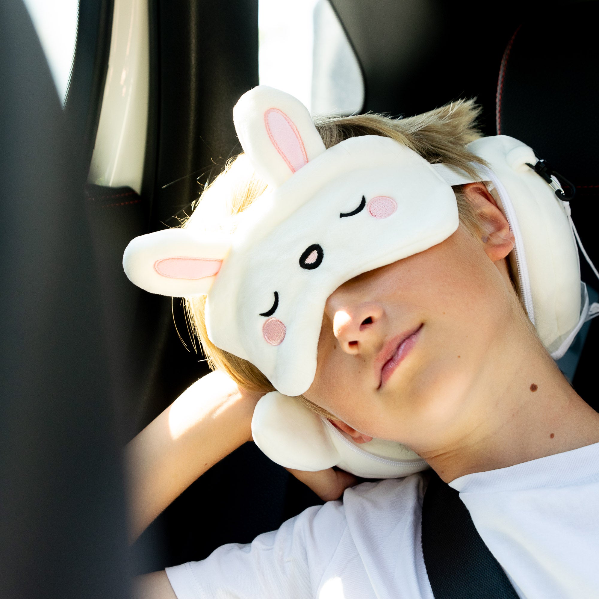 Coussin de voyage 2-en-1 avec masque, Frances le Lapin