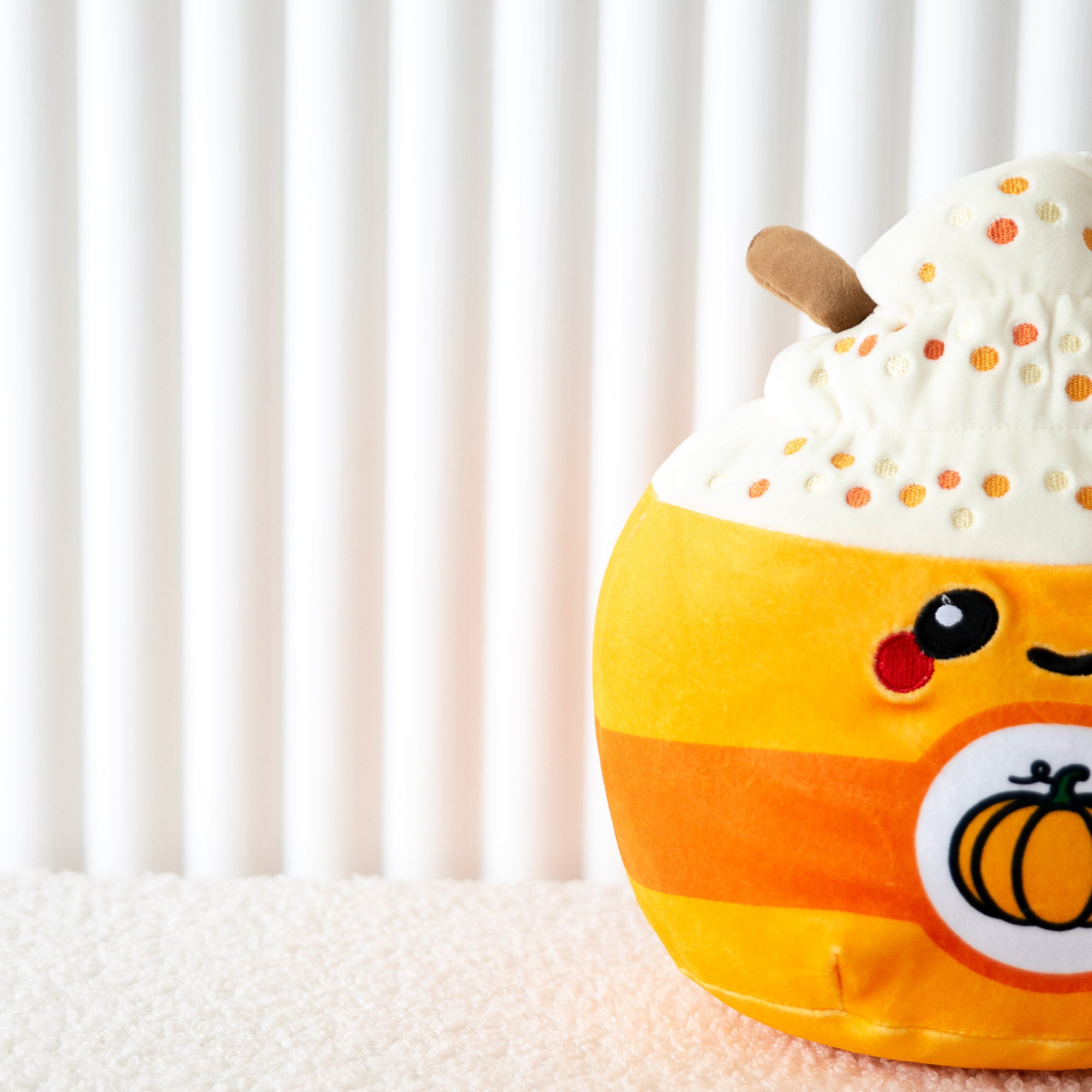 Peluche Kawaii Hazel le Latte à la Citrouille