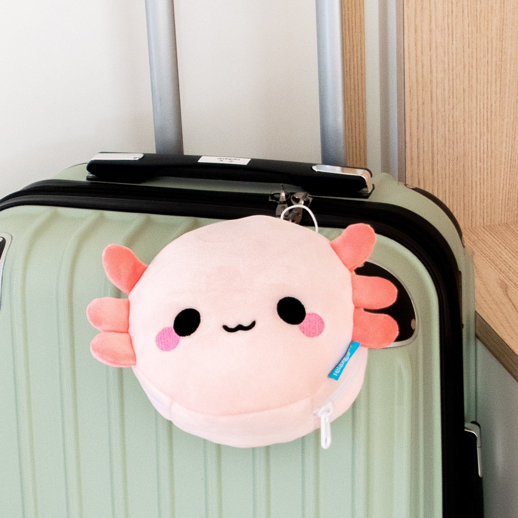 Coussin de voyage 2-en-1 avec masque - Maddie l’Axolotl