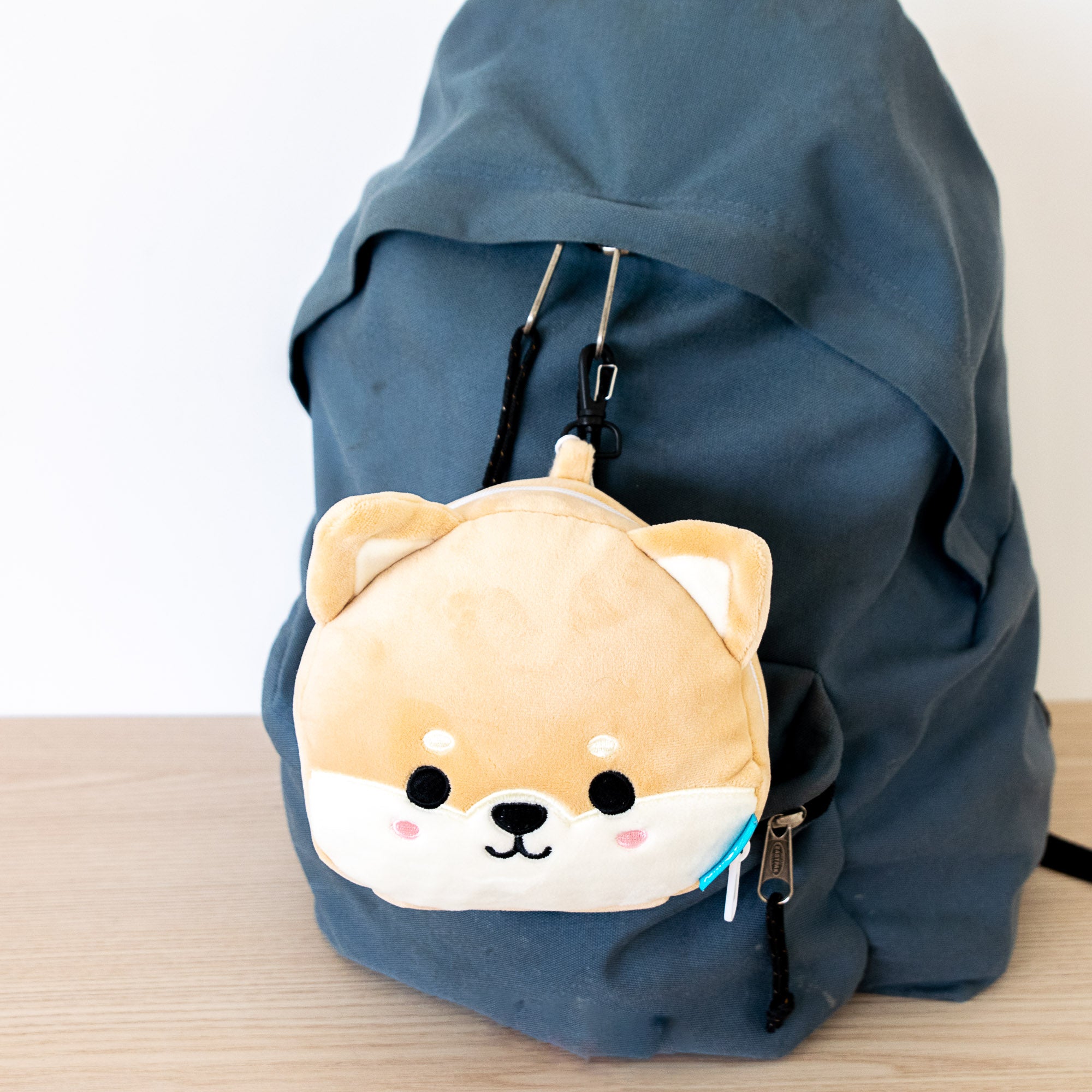 Coussin de voyage 2 en 1 avec masque - Shiba Inu