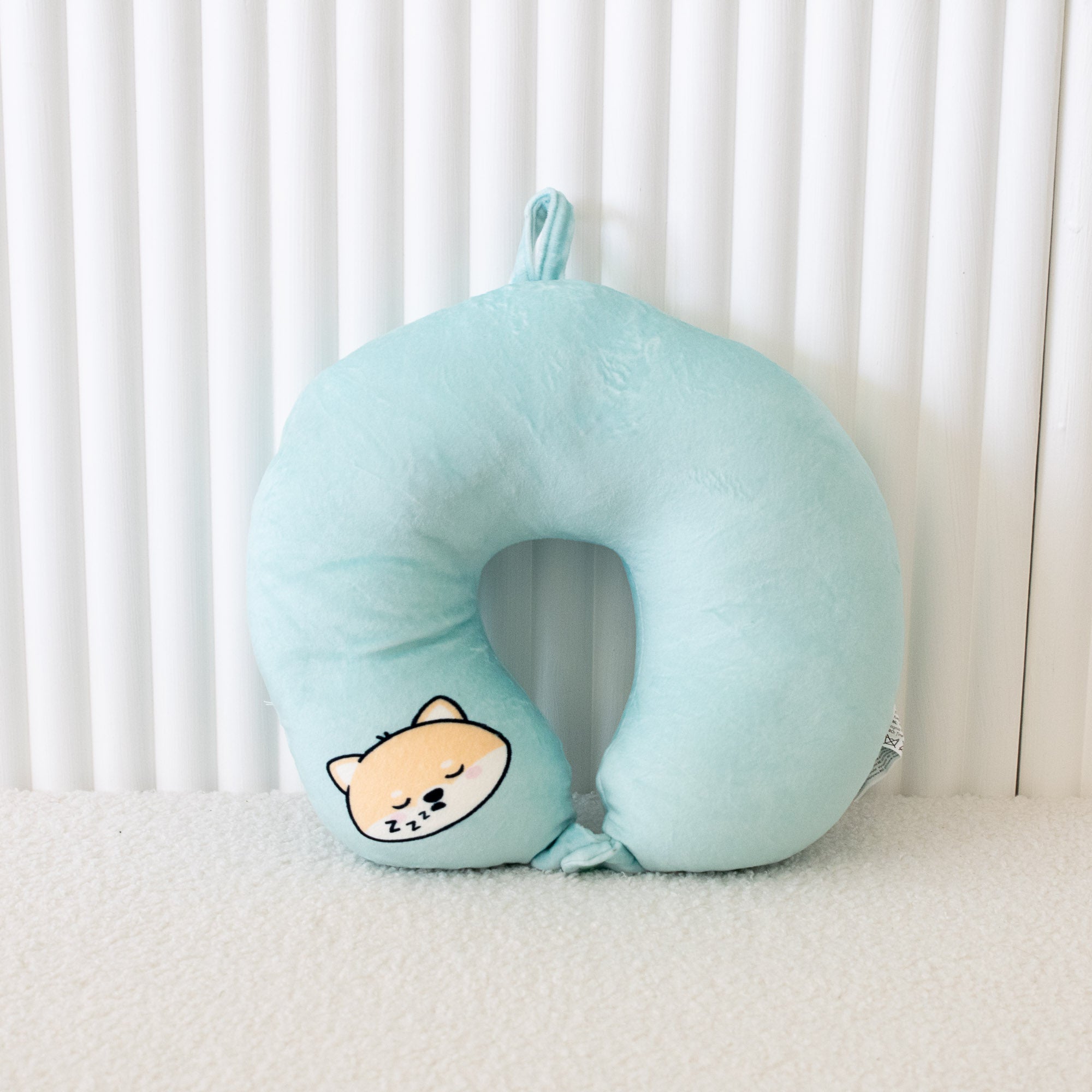 Coussin de voyage 2-en-1 Shuggs, le Shiba Inu