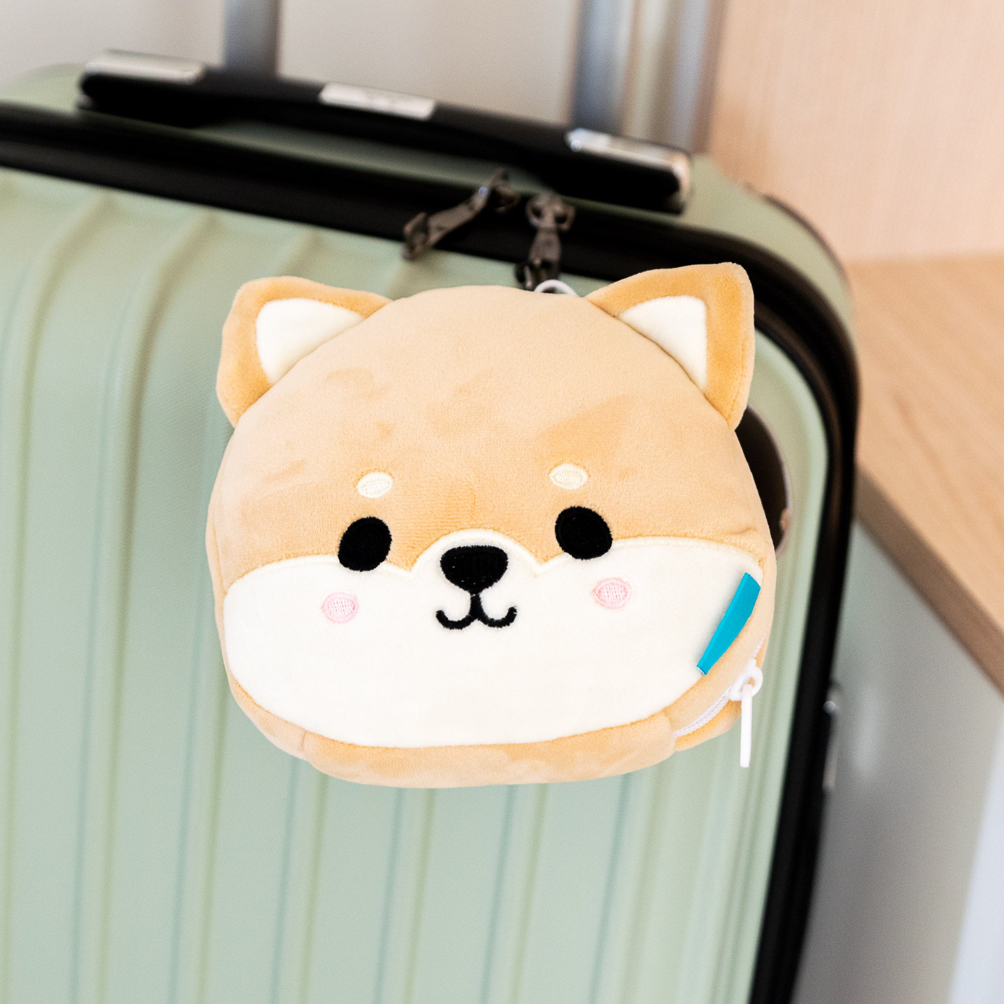 Coussin de voyage 2 en 1 avec masque - Shiba Inu