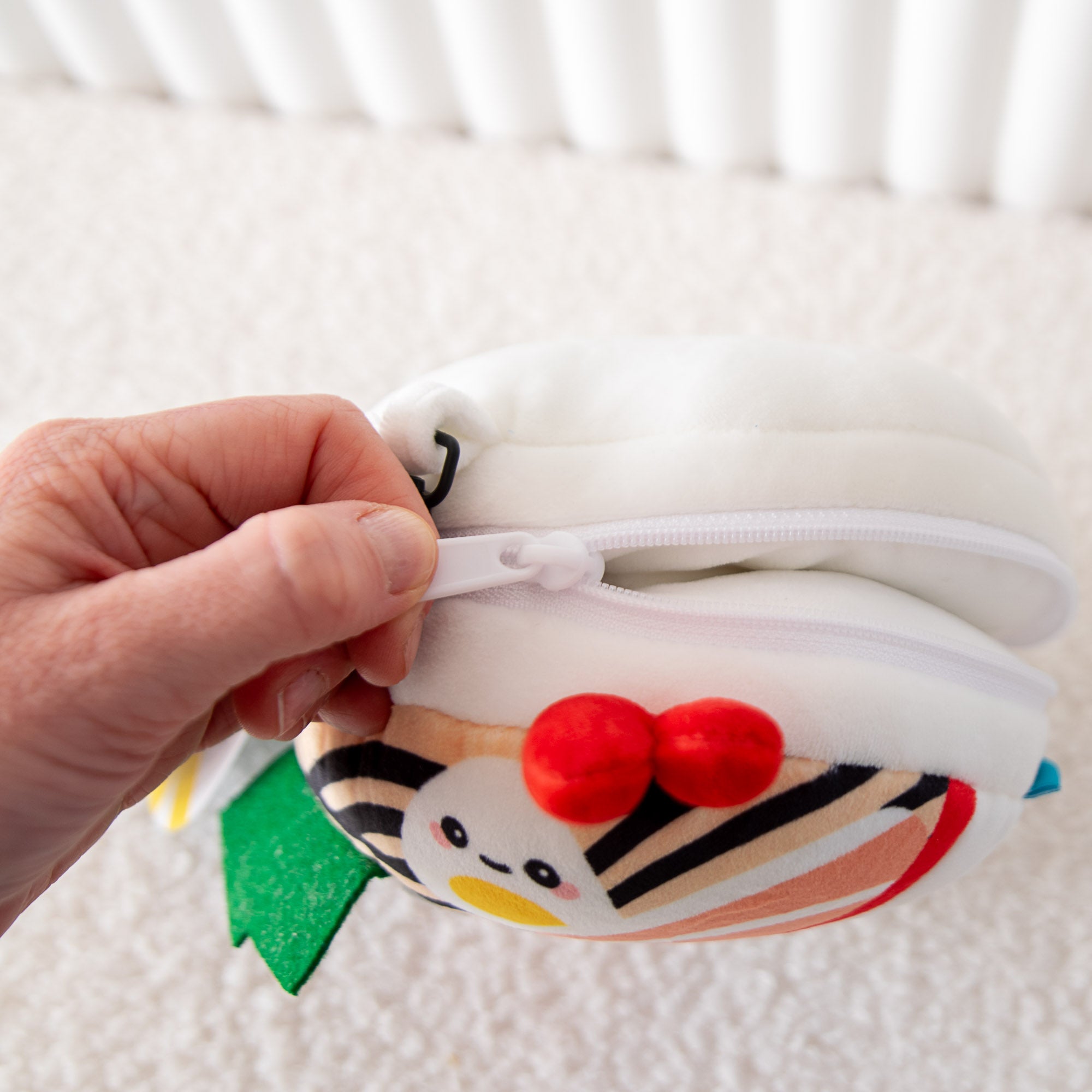 Coussin de voyage 2 en 1 avec masque - Ramen