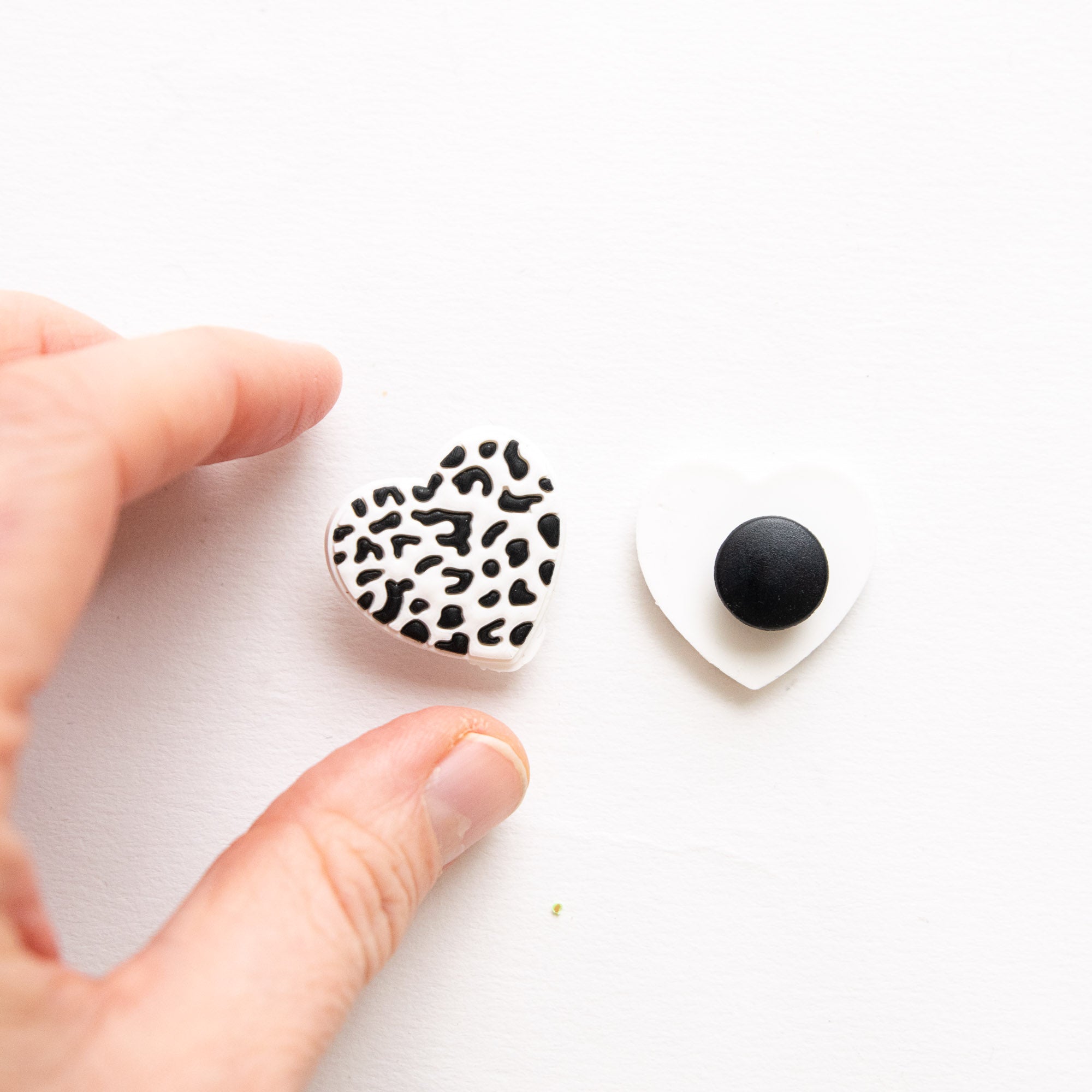 Accessoires pour Crocs Coeur Leopard Blanc & Noir
