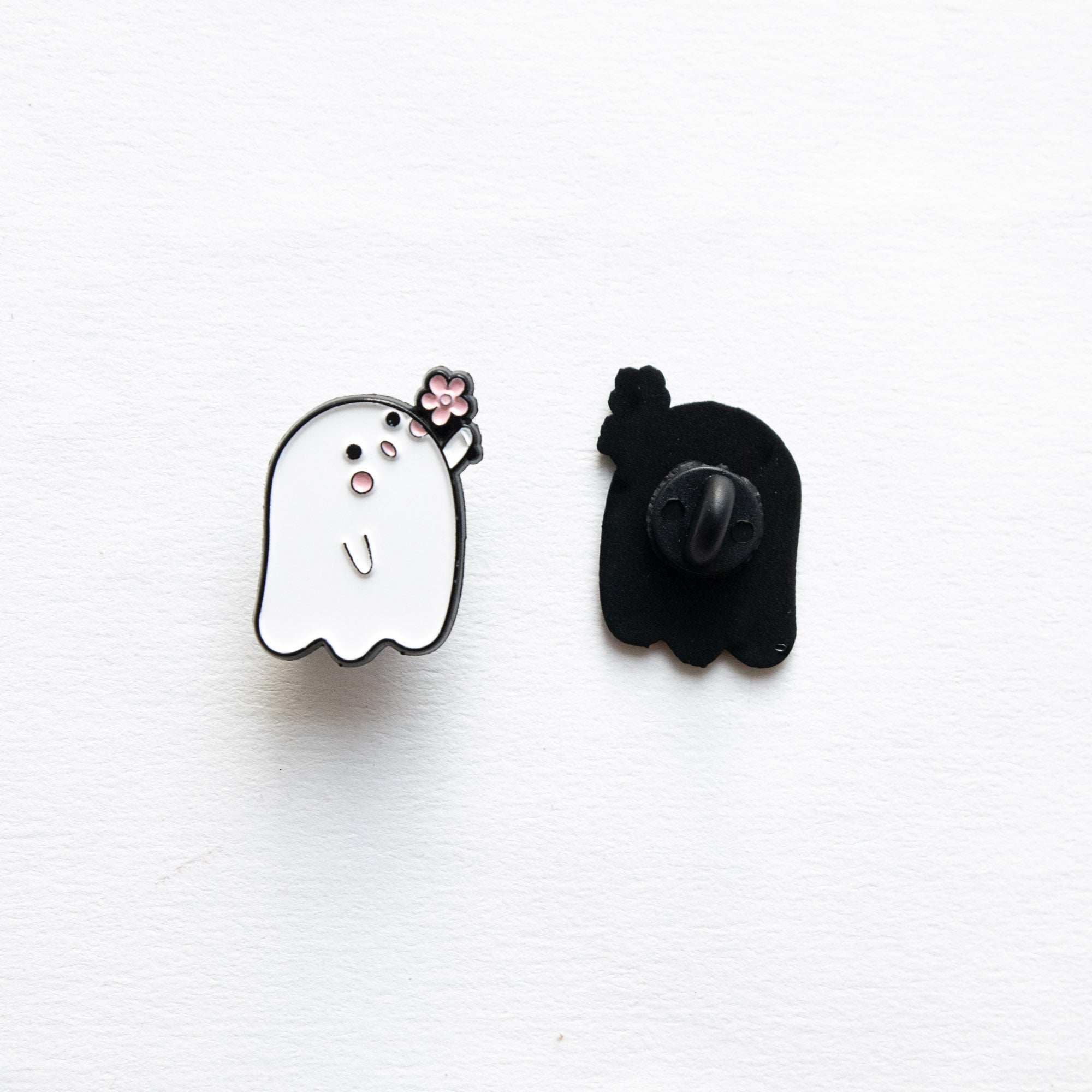 Pin's Fantôme Romantique & Fleur