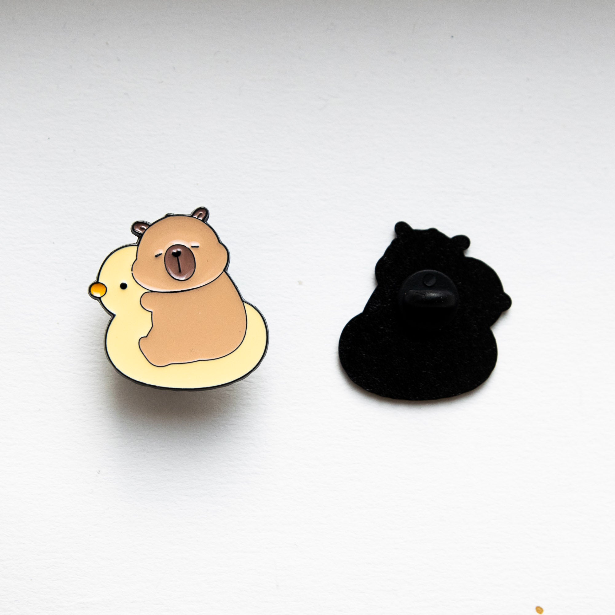 Pin's Capybara & Bouée Canard