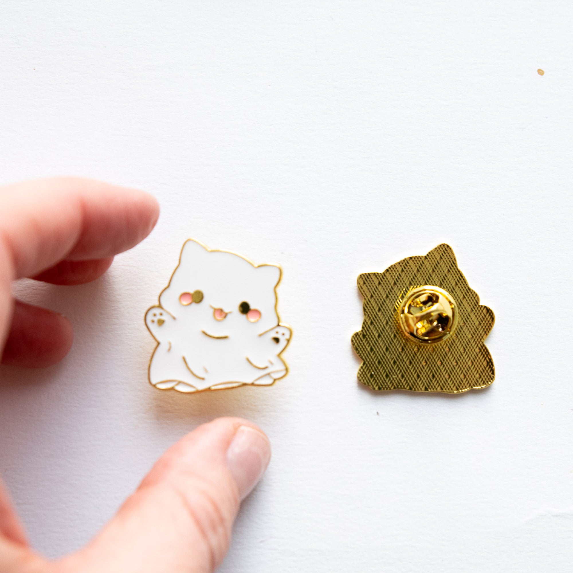 Pin's Chat Fantôme Happy