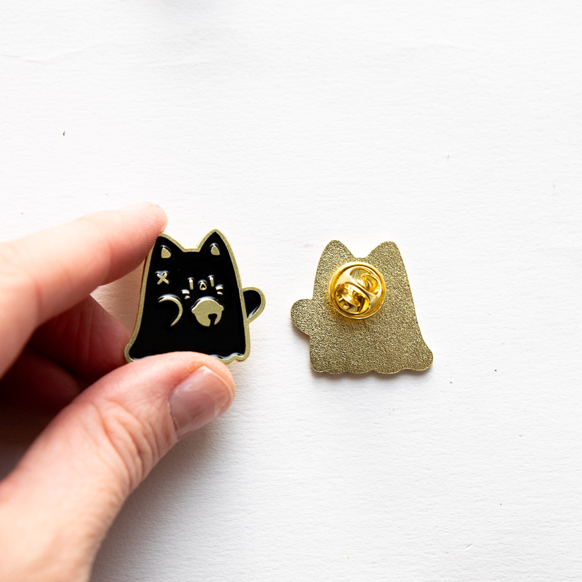 Pin's Chat Fantôme Noir