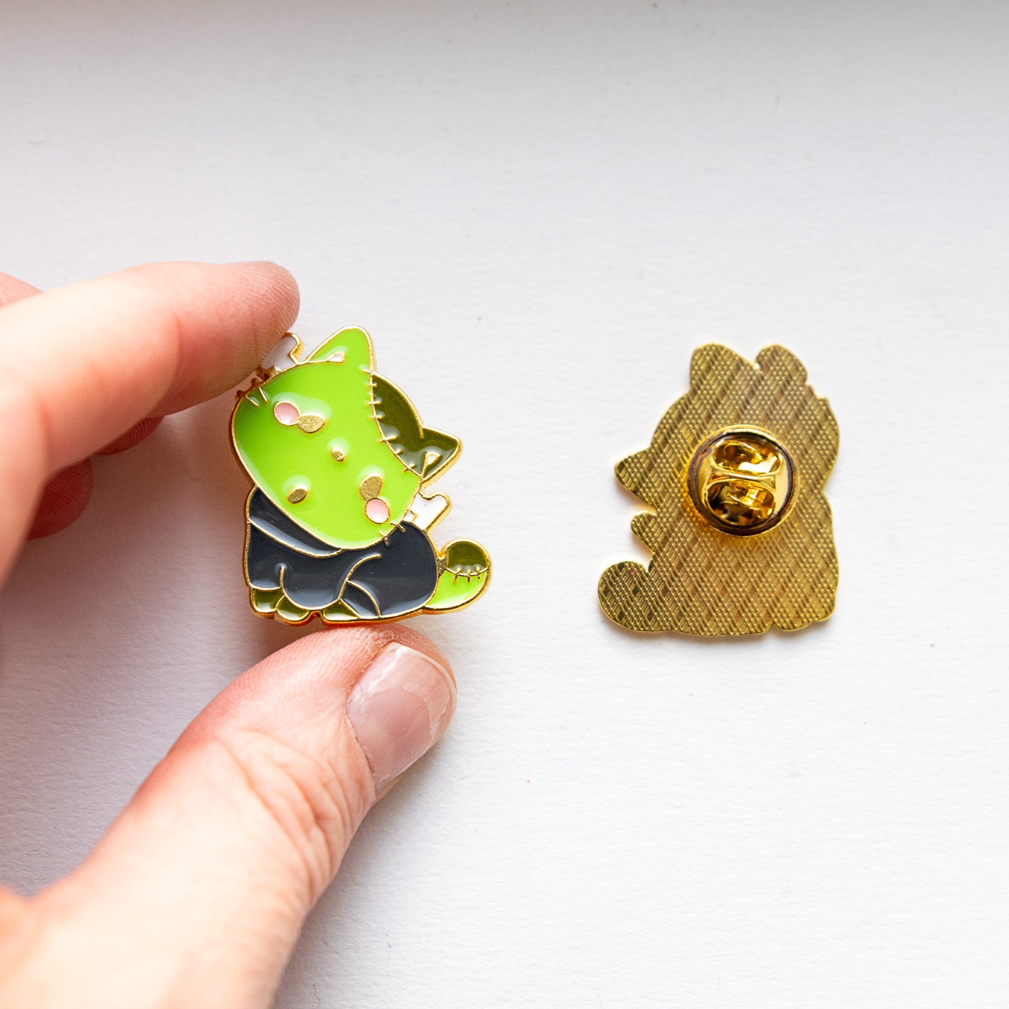 Pin's Chat Frankenstein
