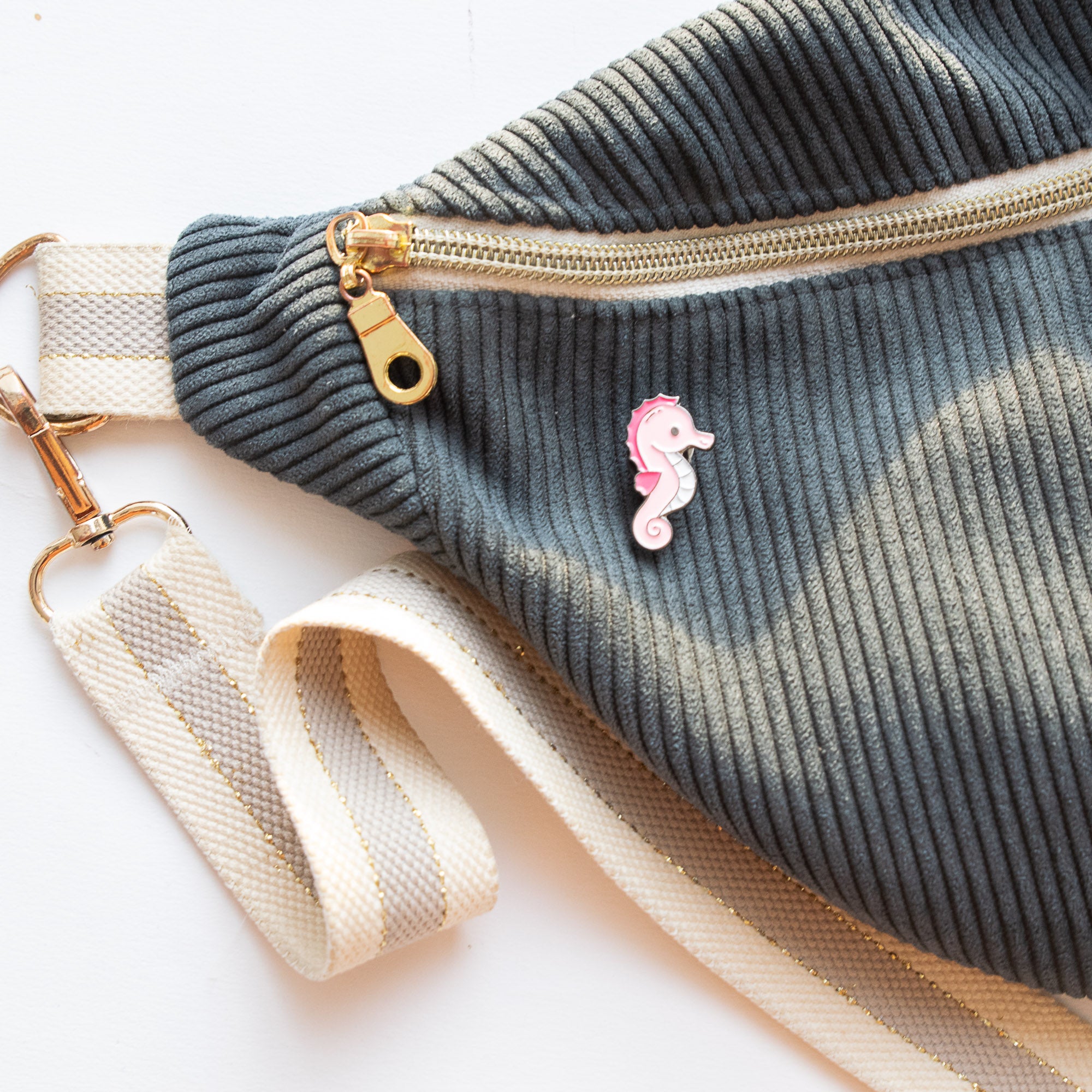 Pin's Hippocampe Rose