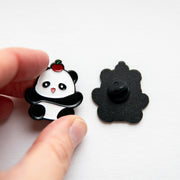 Pin's Panda Pomme sur la tête