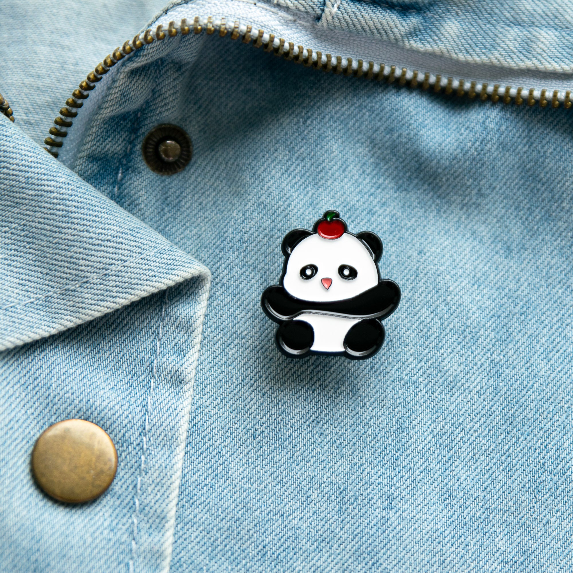 Pin's Panda & Pomme