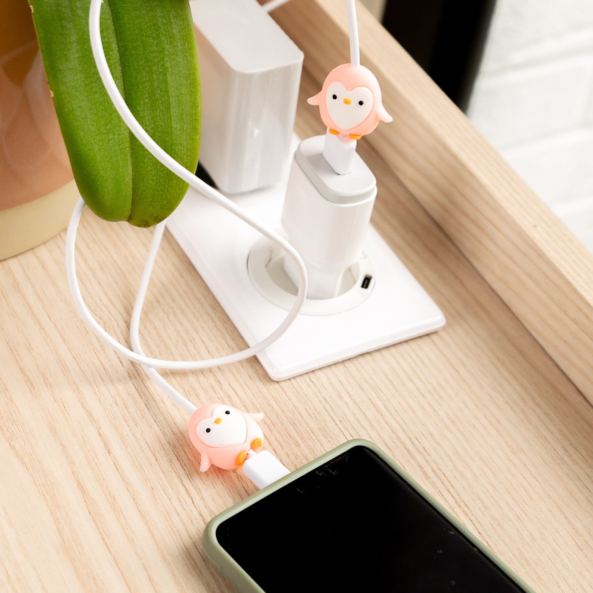 Protège-câble Kawaii USB Pingouin