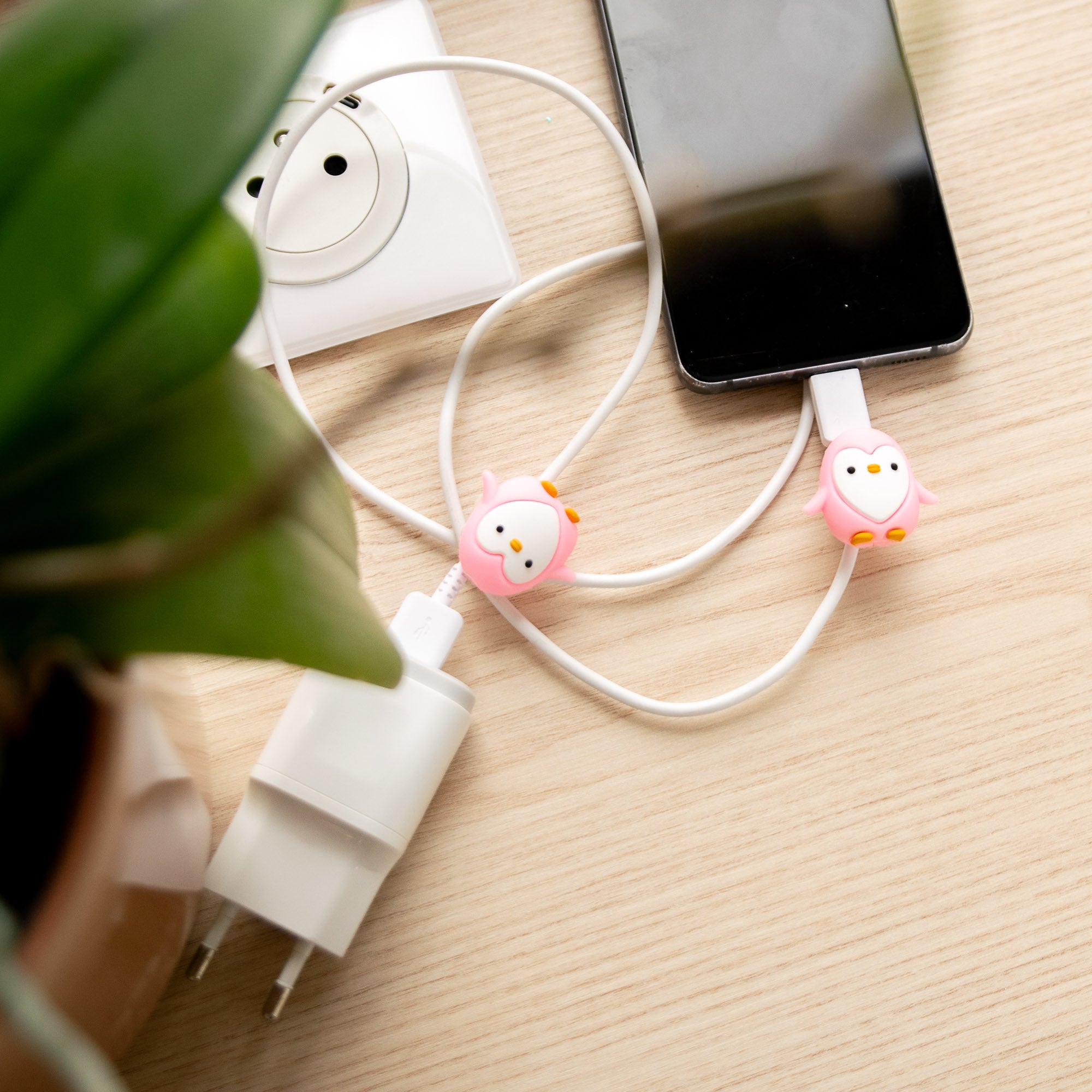 Protège-câble Kawaii USB Pingouin