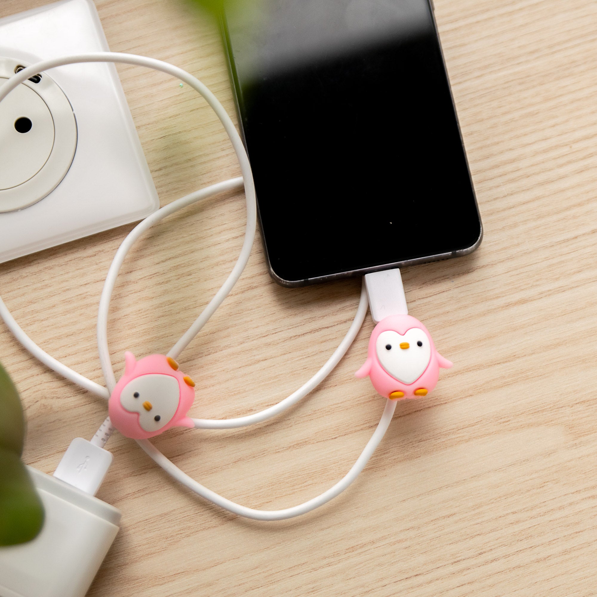 Protège-câble Kawaii USB Pingouin