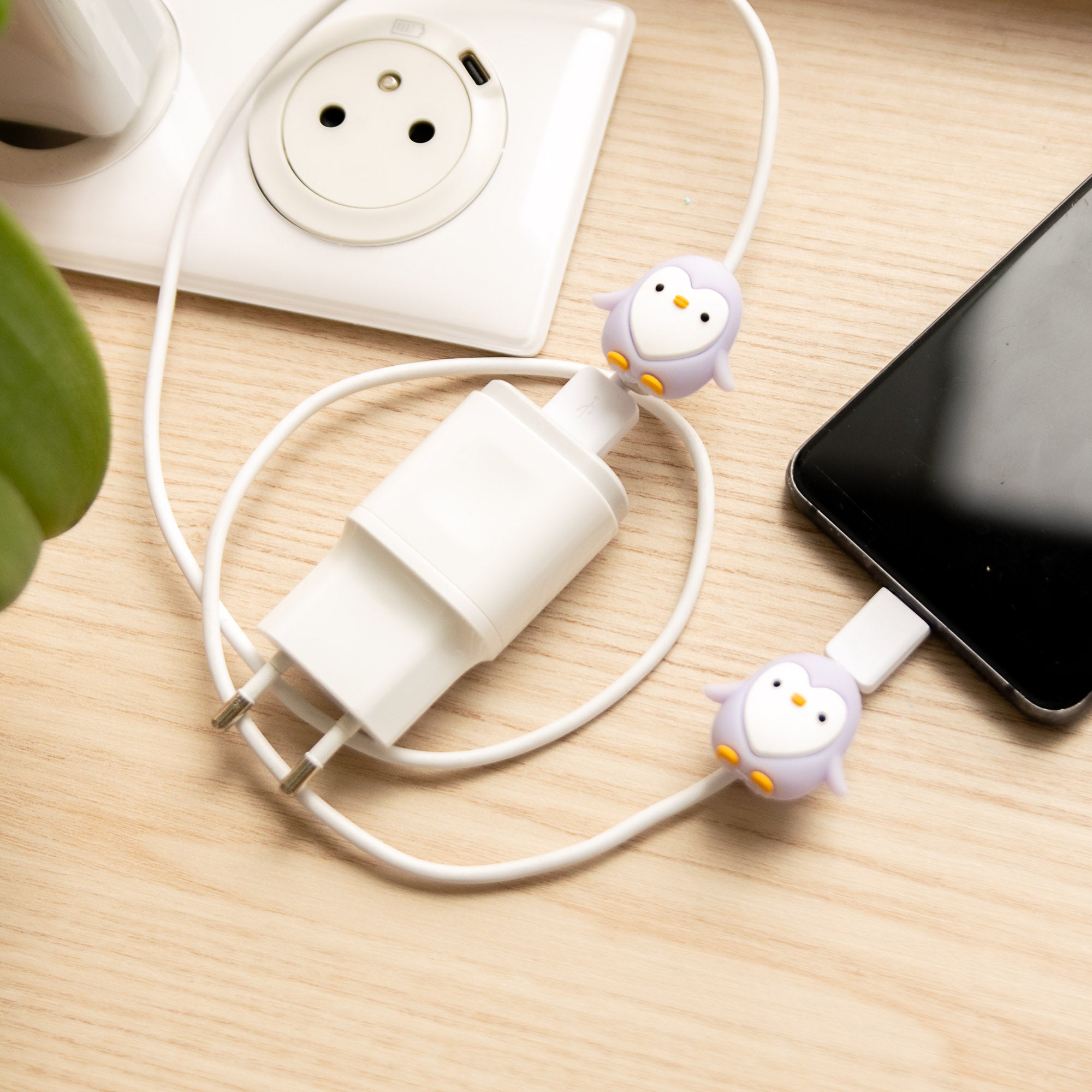 Protège-câble Kawaii USB Pingouin
