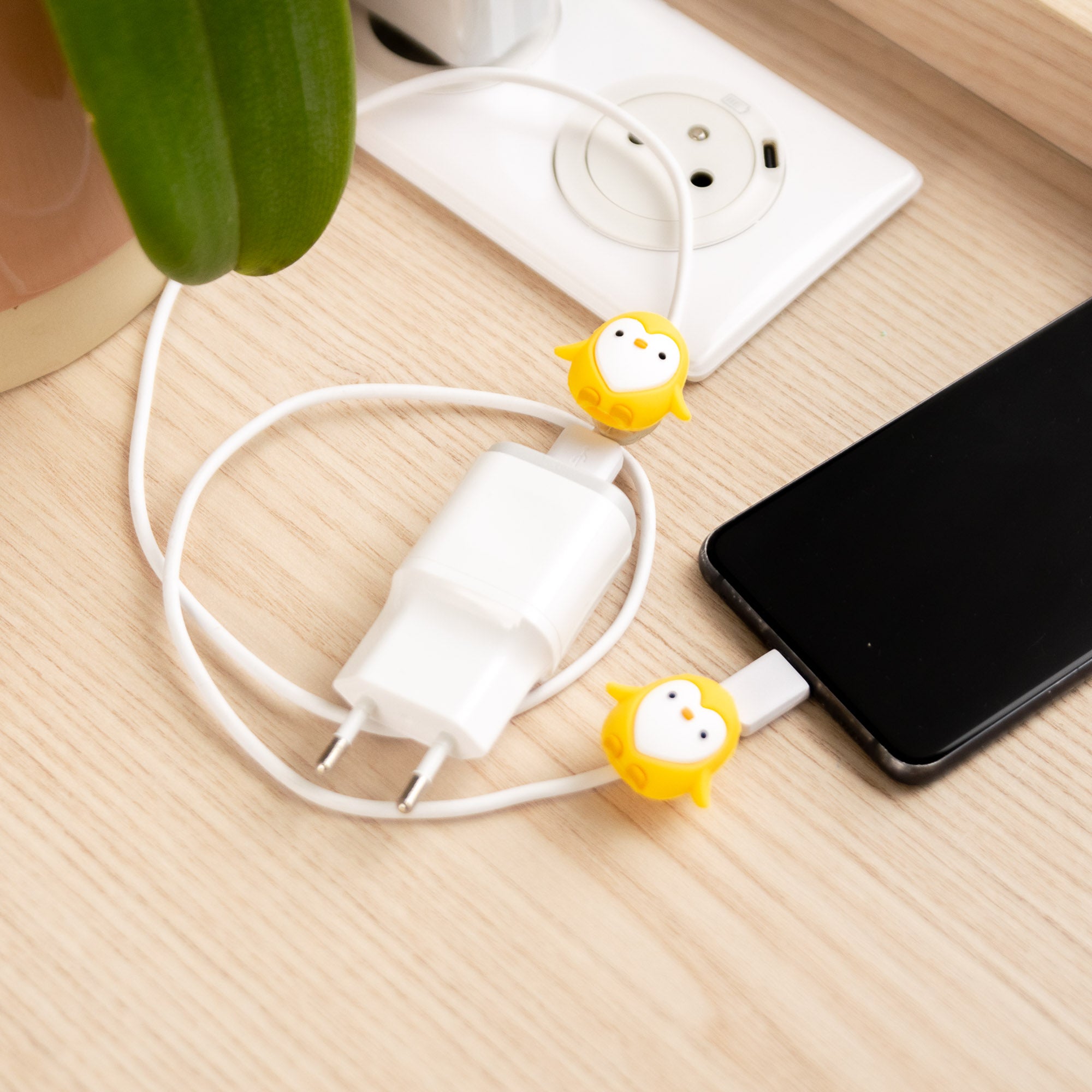 Protège-câble Kawaii USB Pingouin