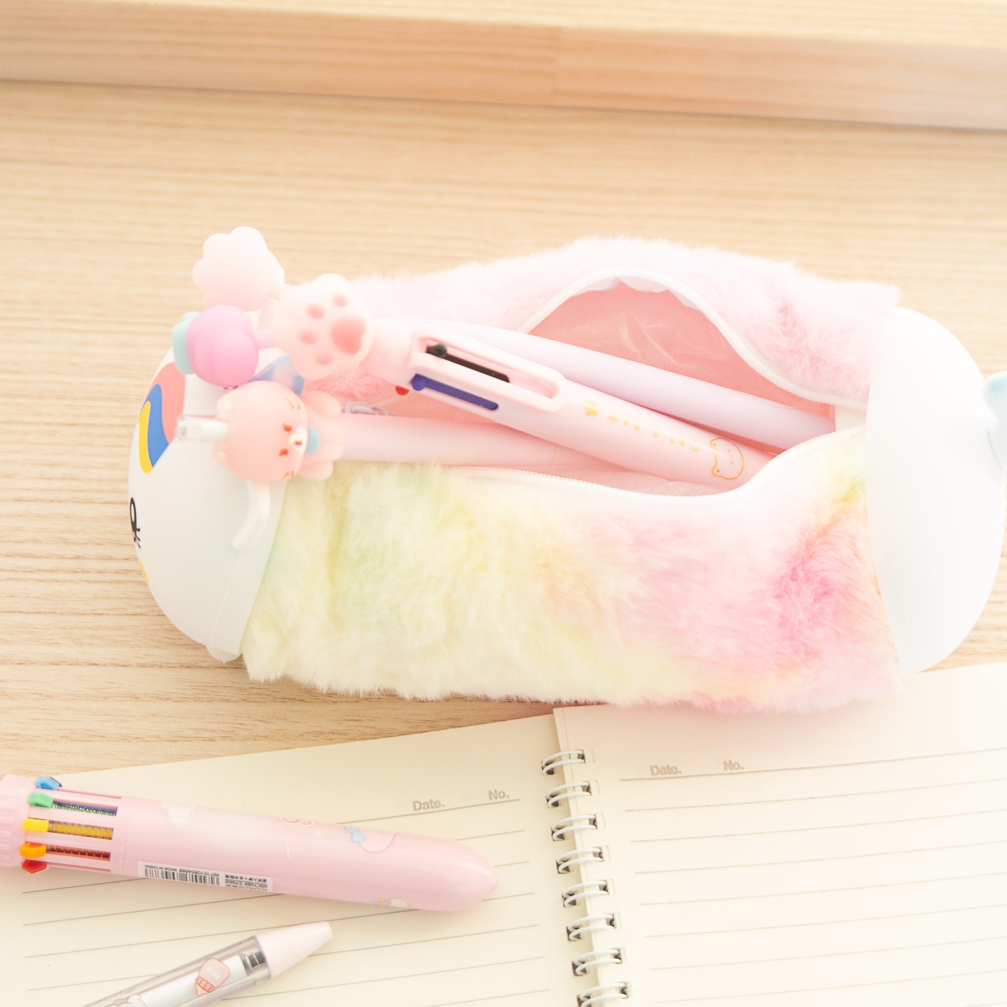 Trousse en Peluche & Silicone Licorne