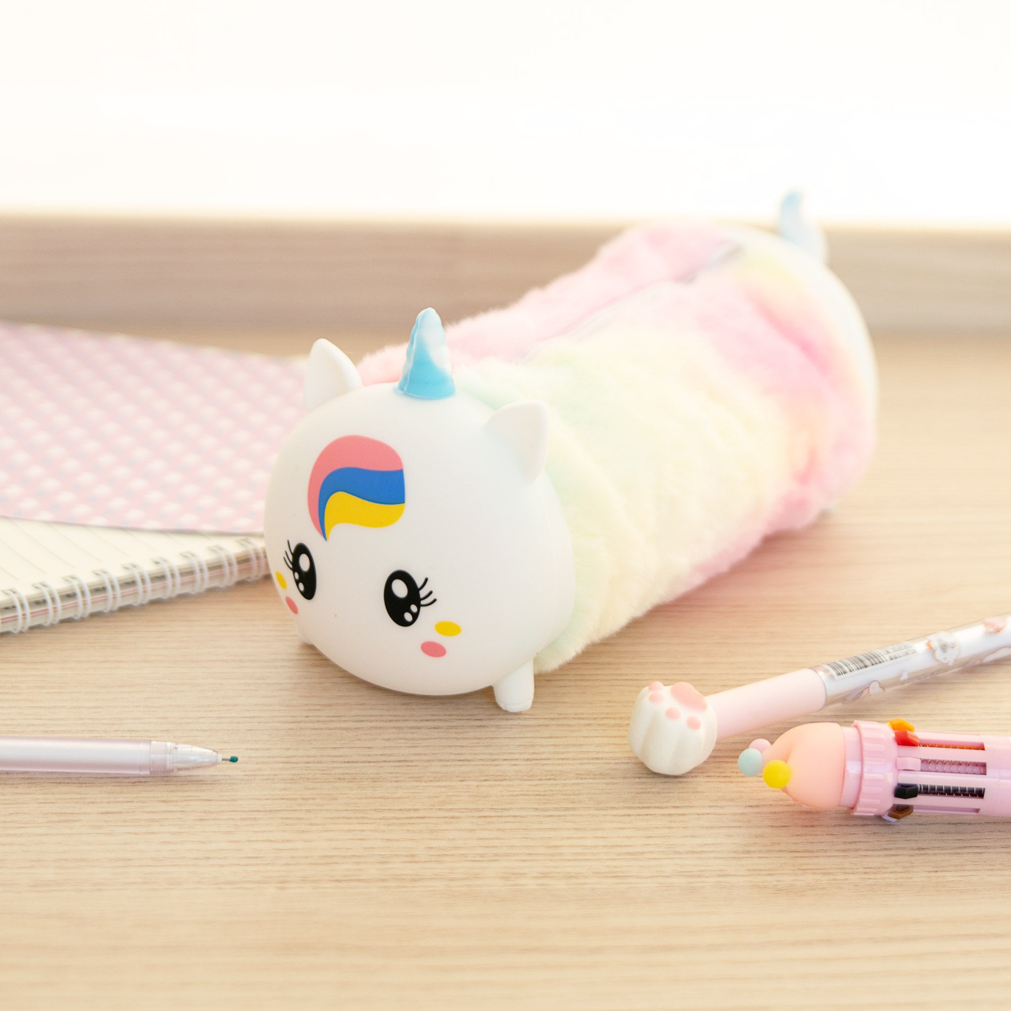 Trousse en Peluche & Silicone Licorne