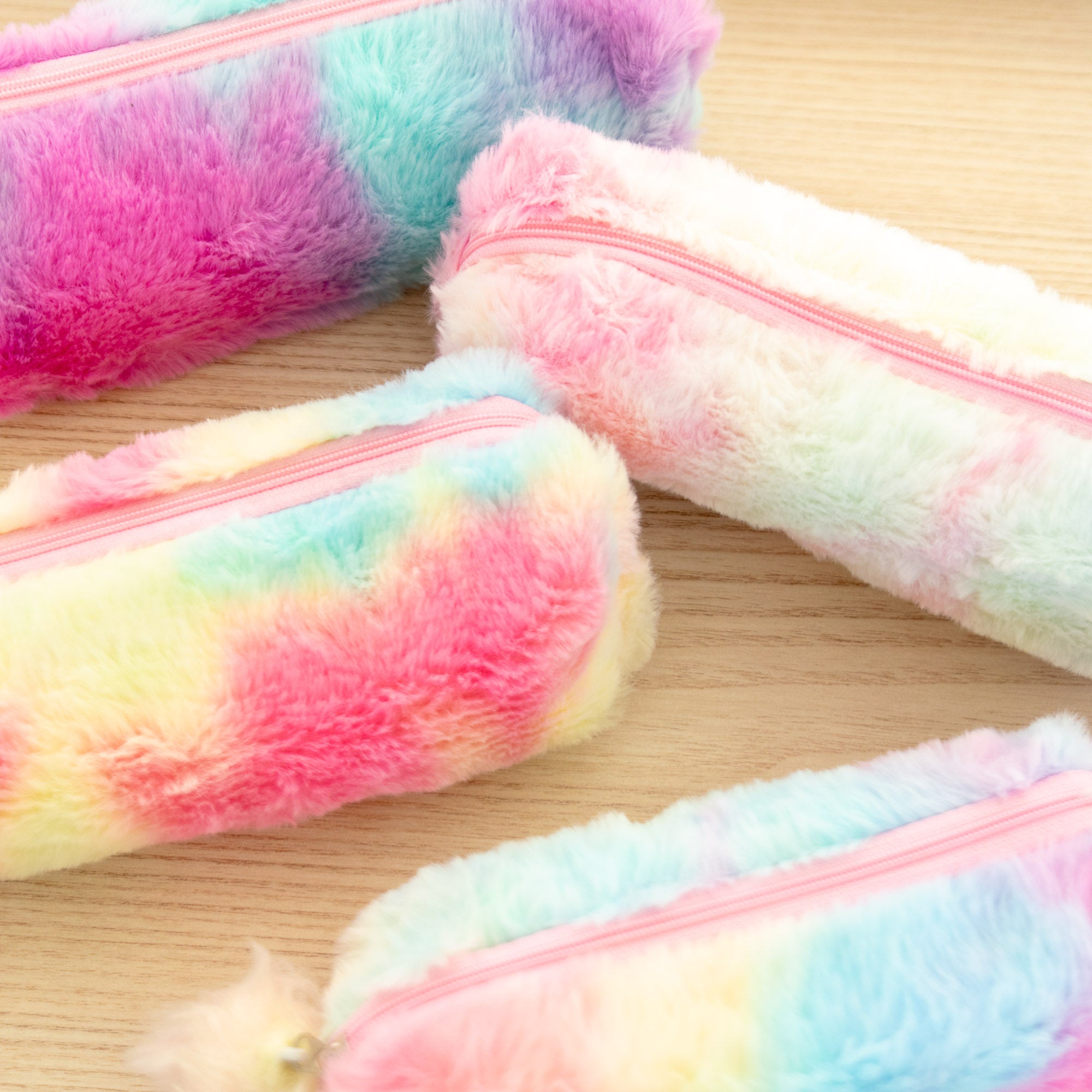 Trousse Peluche Arc-en-ciel