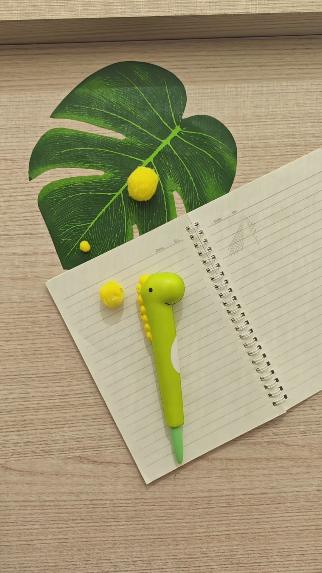 Charger la vidéo : Stylo Squishy Anti-stress Dinosaure